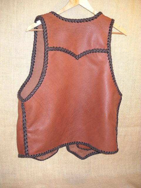 This second picture of the back of the vest, gives a good look at the pointed yoke. 
